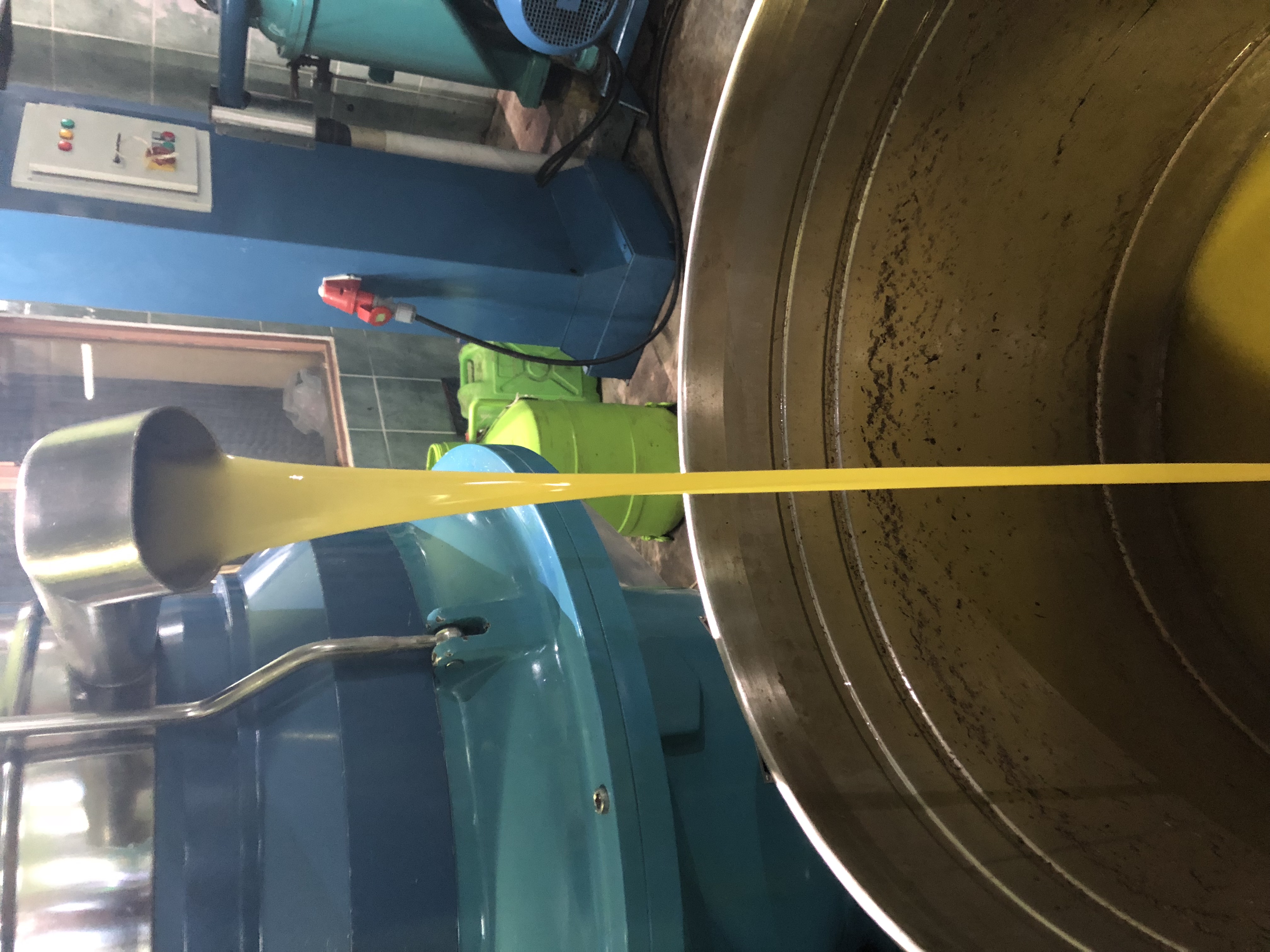 Altın Yağ Dökülüyor